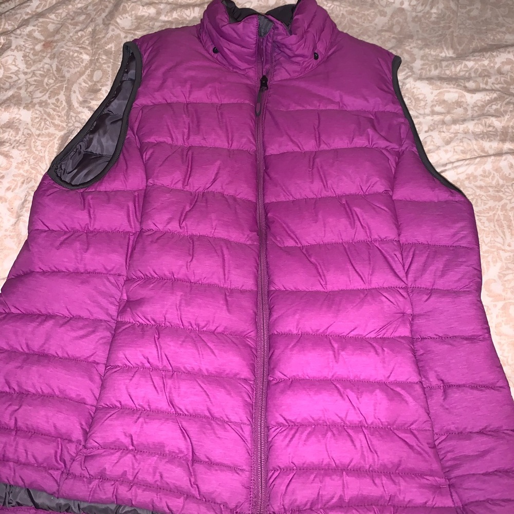 puffed sleeveless jacket